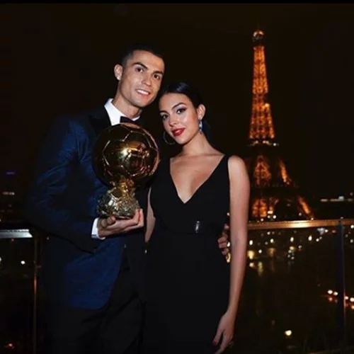 Georgina Rodriguez | Η φωτογράφηση με τη νεογέννητη κόρη της