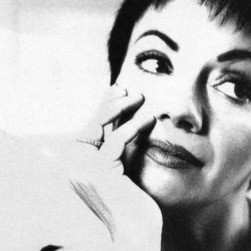 12 φράσεις της Μαλβίνας Κάραλη για τους ανθρώπους και τις σχέσεις