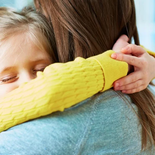 Mother Blame | Η ντροπή της ψυχολογίας που κατηγορεί τη μάνα για όλα