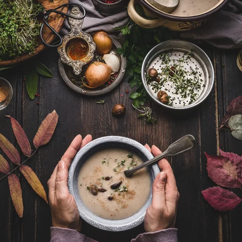 Αυτή η βελουτέ σούπα κάστανου θα ταιριάξει τέλεια στο γιορτινό τραπέζι