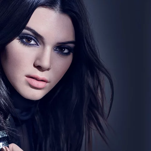 H Kendall Jenner μόλις αποκάλυψε το μεγαλύτερο μυστικό της για σέξι εμφανίσεις