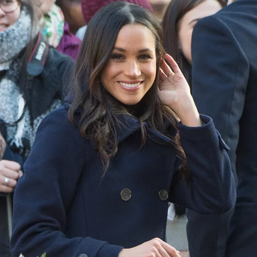 Meghan Markle | Τι φόρεσε στην πρώτη εμφάνιση μετά τον αρραβώνα;