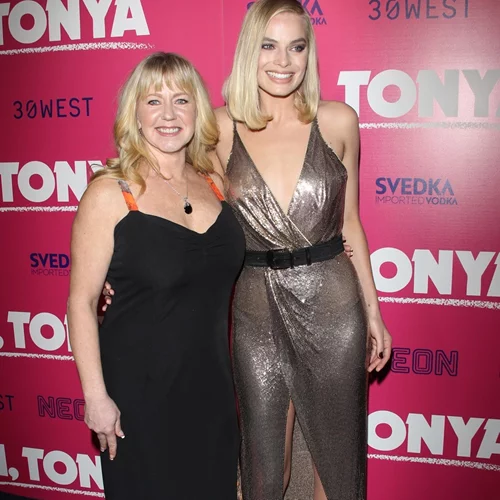 Margot Robbie | Μαζί με την Tonya Harding στην πρεμιέρα της ταινίας της