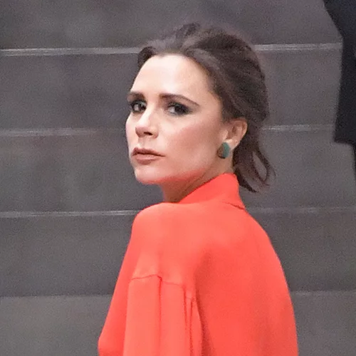 Victoria Beckham: Το εορταστικό outfit που μας ενθουσίασε