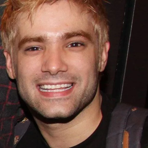 Άρης Πλασκασοβίτης |«Έχω ακούσει ότι κοιμάμαι με σκηνοθέτες για να παίρνω δουλειές»