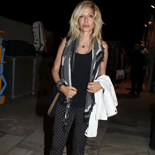 Άννα Βίσση | Ποζάρει με νέο hairlook