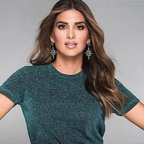 Σταματίνα Τσιμτσιλή | Ποζάρει στα κόκκινα στον 6ο μήνα της εγκυμοσύνης