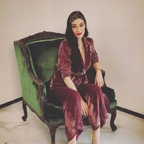 Ήβη Αδάμου | Βόλτα με τις κούκλες αδερφές της