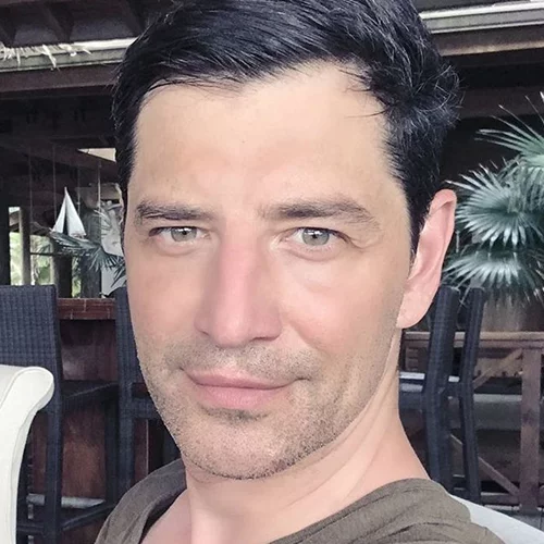 Σάκης Ρουβάς | Πού είδαμε τον απόλυτο Έλληνα star;