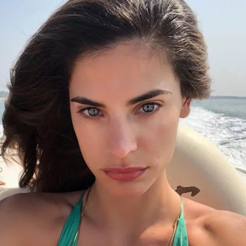 Χριστίνα Μπόμπα | Με νέο ιδιαίτερο style στην Ινδία