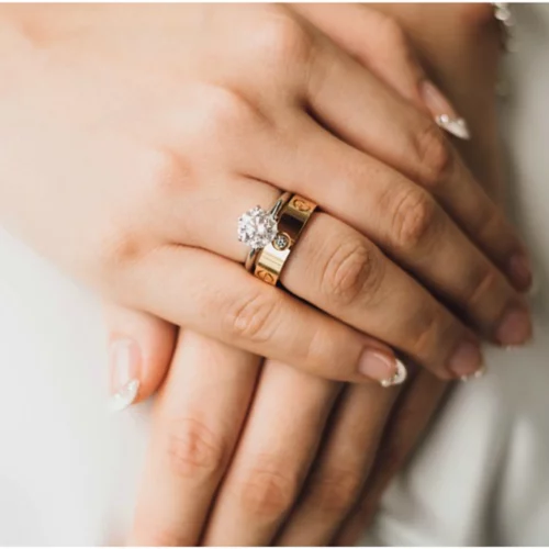 Πώς θα διατηρήσεις το δαχτυλίδι αρραβώνων σου αναλλοίωτο και λαμπερό για πάντα