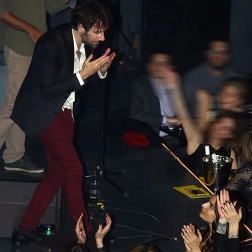 Κωστής Μαραβέγιας | Οι τρυφερές κινήσεις από σκηνής για τη Σωτηροπούλου