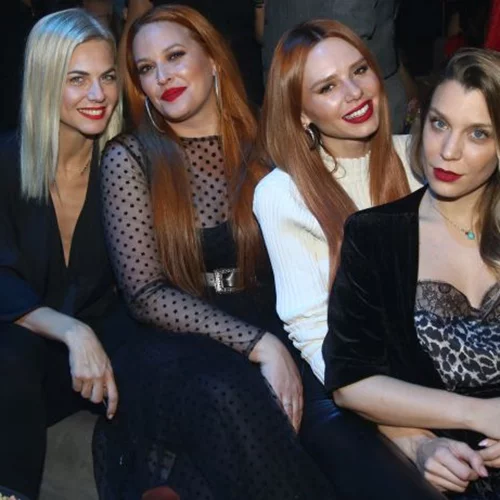 Σίσσυ Χρηστίδου | Βραδινή έξοδος με τις κολλητές της