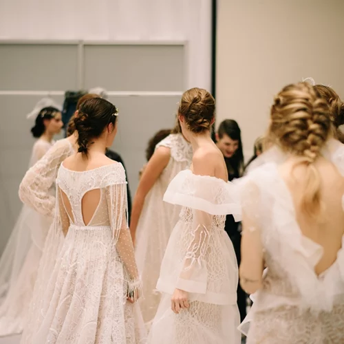 Παντρεύεσαι; Η μόνη συλλογή νυφικών που αξίζει να δεις είναι... ελληνική!