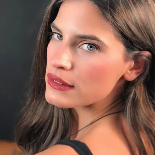 Χριστίνα Μπόμπα | Στέλνει την δική της "καληνύχτα" με το πιο όμορφο χαμόγελο