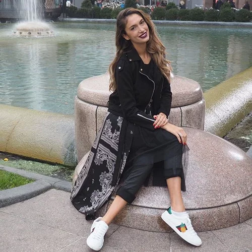 Άννα Πρέλεβιτς | Τρυφερές αγκαλιές και φιλιά με τον σύντροφό της