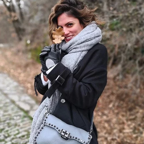 Μαίρη Συνατσάκη | Ντύθηκε νυφούλα!