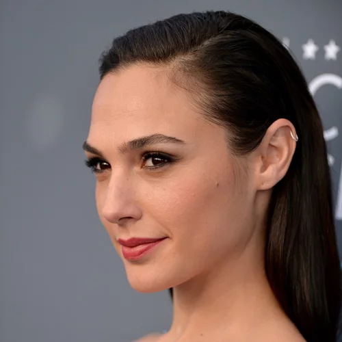 Η Gal Gadot και οι διάσημοι φίλοι της τραγουδούν το Imagine