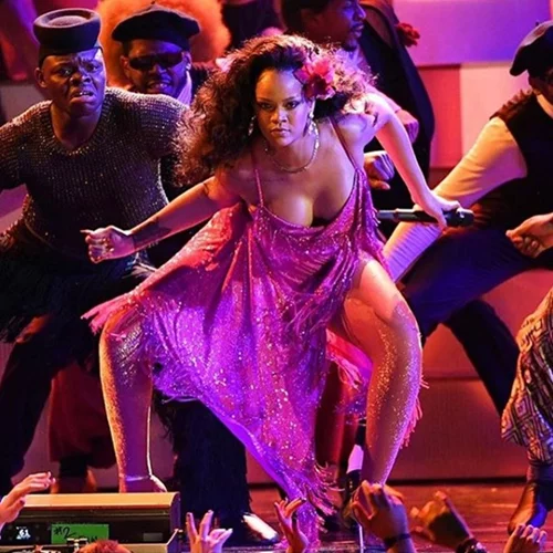 Rihanna | Ξεσήκωσε τα Grammys με τον εκρηκτικό χορό της