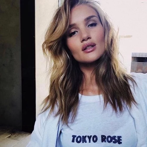 Rosie Huntington-Whiteley | Αυτό είναι το κορμί της 6 μήνες μετά τη γέννα!