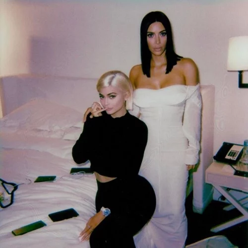 Kim Kardashian | Αποκαλύπτει αν η Kylie ήταν η παρένθετή της!