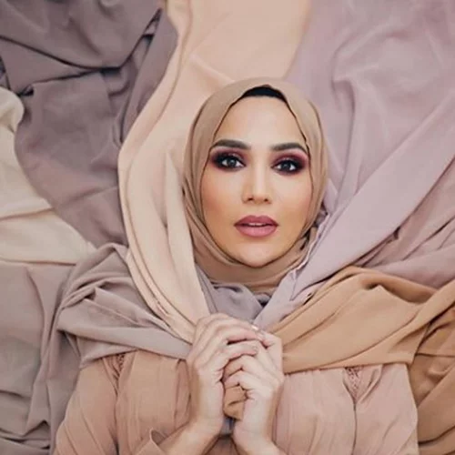 Amena Khan | H beauty blogger από το Ισραήλ αποχωρεί από την καμπάνια της L'oreal