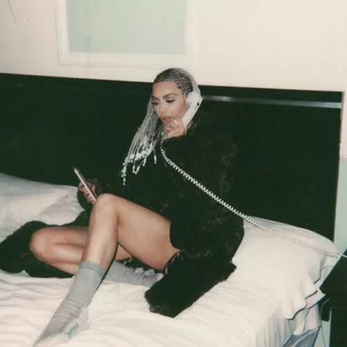 H Kim Kardashian φωτογραφίζεται topless από την μικρή North!