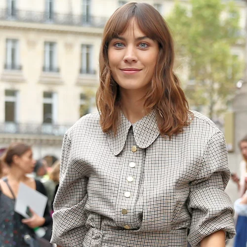 Alexa Chung: Η εμφάνιση που θα αντιγράψουμε για τη βραδινή έξοδο
