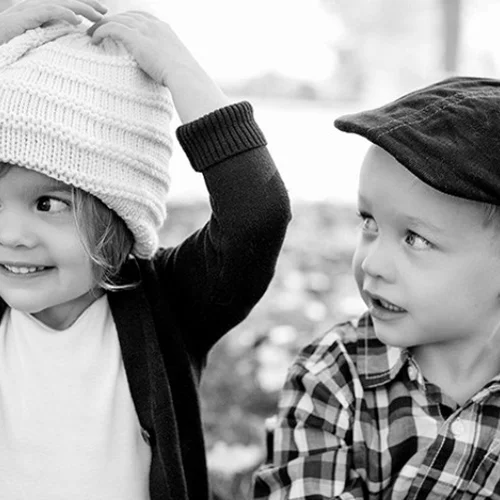 «Όχι τώρα, χρυσό μου, έχω δουλειά» – Πότε τα παιδιά αμφιβάλλουν για την αγάπη μας