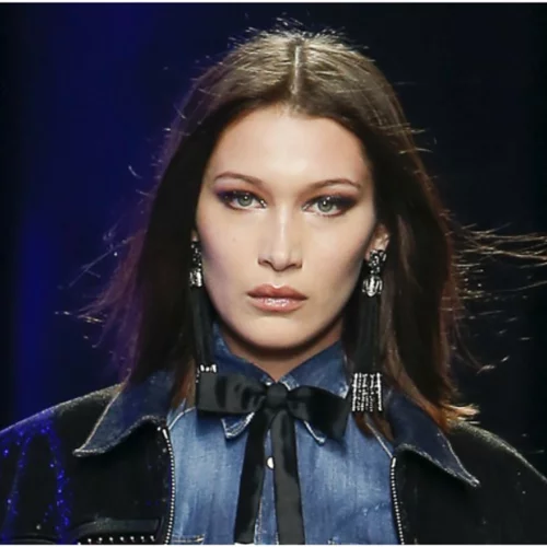 Μπορείς να βασίζεσαι πάντα στη Bella Hadid για μία ακραία εμφάνιση