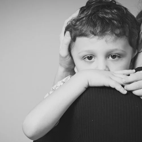 Οι υπερπροστατευτικοί γονείς δημιουργούν αδύναμους ενήλικες