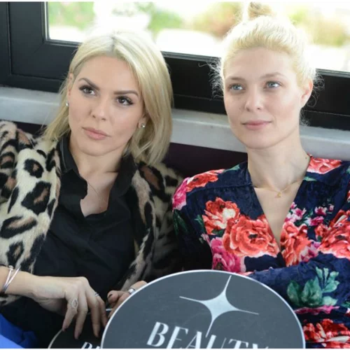 18 influencers ξεκινούν το μεγαλύτερο unboxing ομορφιάς που έχεις δει!