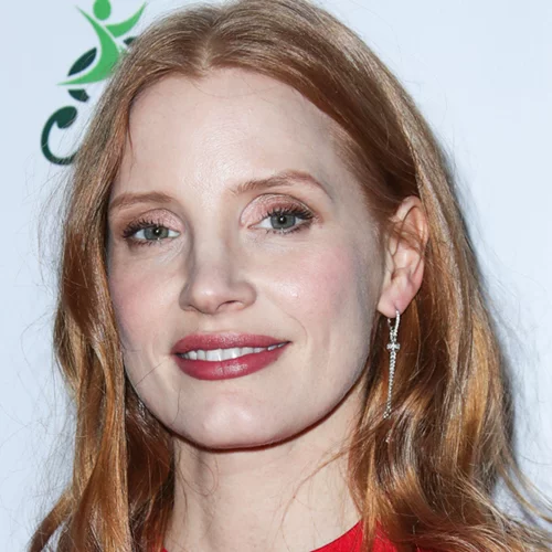 Jessica Chastain | Αν είσαι κοκκινομάλλα πρέπει να φορέσεις αυτό το χρώμα