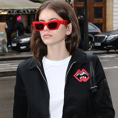 Kaia Gerber | Φορά το φλοράλ κοστούμι με τον πιο απροσδόκητο τρόπο