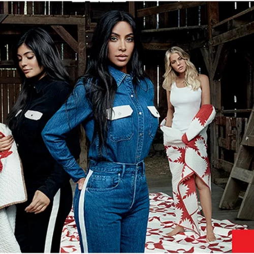 Όλες οι αδερφές Kardashian και Jenner πρωταγωνιστούν τώρα μαζί στη νέα καμπάνια του Calvin Klein