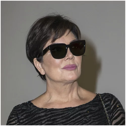 Kris Jenner | Έγινε (και αυτή) πλατινέ-ξανθιά!
