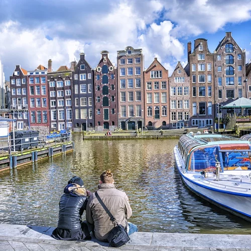 Μερικές από τις πιο εξωφρενικά όμορφες γειτονιές σε όλη την Ευρώπη