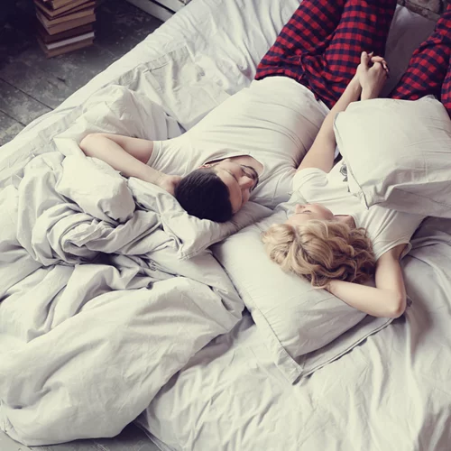 Γιατί το σεξ βοηθάει στο να κάνεις πολύ καλύτερο ύπνο