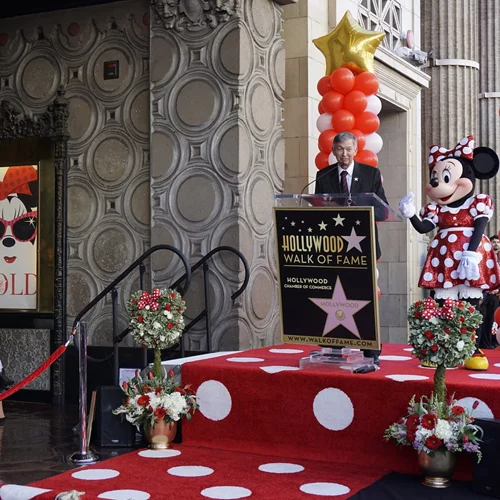 H Minnie Mouse απέκτησε αστέρι στο Hollywood Walk of Fame!