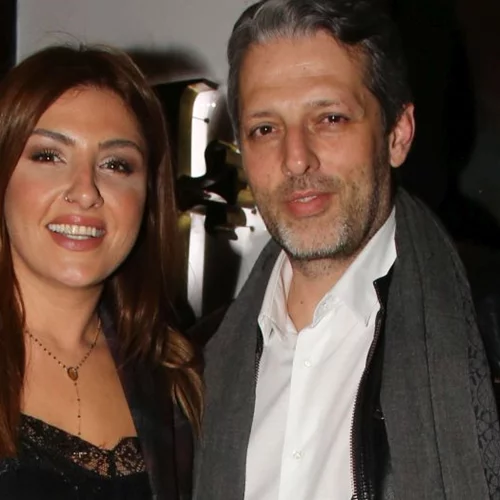 Έλενα Παπαρίζου & Ανδρέας Καψάλης | Τρυφερές αγκαλιές σε βραδινή έξοδο