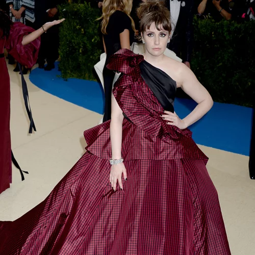 Lena Dunham | Αποκάλυψε την σοβαρή επέμβαση που έκανε!