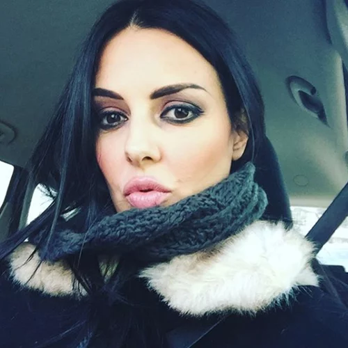 Όλγα Λαφαζάνη | Ποζάρει με φουσκωμένη κοιλίτσα στον 8ο μήνα της εγκυμοσύνης