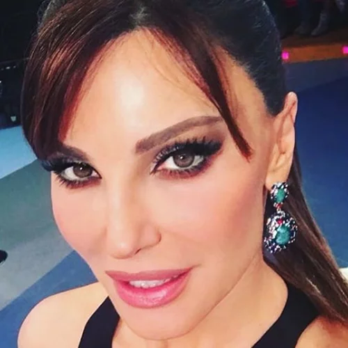 Βίκυ Χατζηβασιλείου | Παιχνίδια και βόλτα στα χιόνια