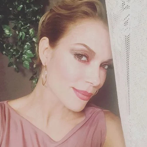 Βίκυ Καγιά | Η εντυπωσιακή θέα που απολαμβάνει αγκαλιά με το νεογέννητο