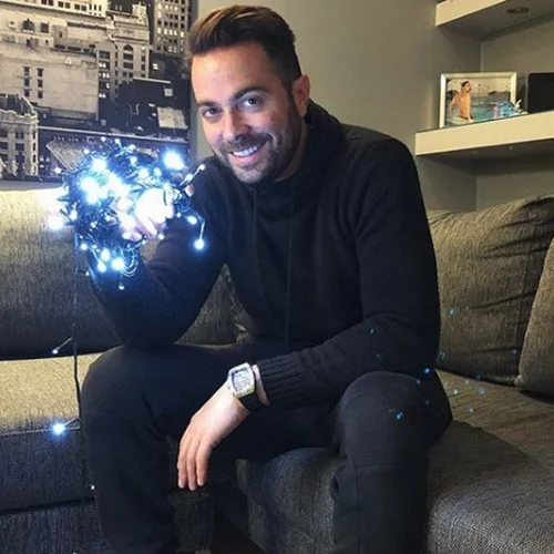 Ηλίας Βρεττός | Η selfie από το νοσοκομείο!