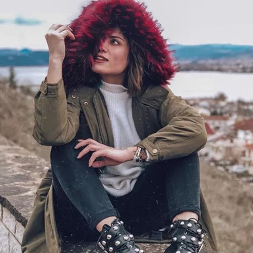 Μαίρη Συνατσάκη | Ποζάρει πιο sexy από ποτέ