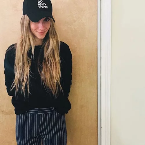 Σοφία Καρβέλα | Ποζάρει με μαγιό και χωρίς ρετούς