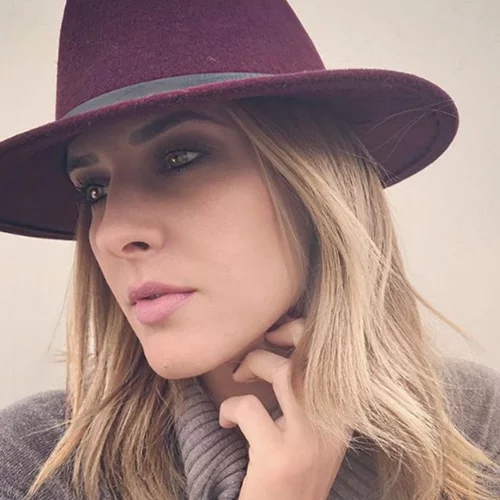 Έλενα Ασημακοπούλου | Απολαμβάνει τα χιόνια στην Ιταλία