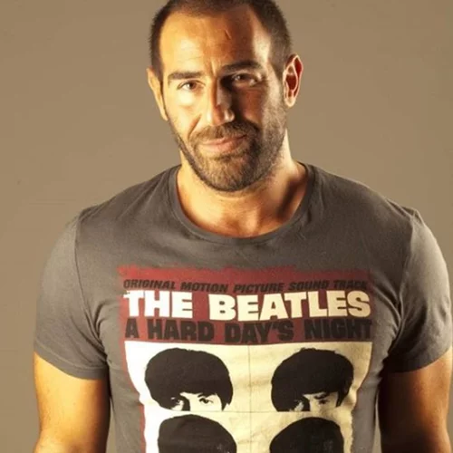 Αντώνης Κανάκης | Το συγκινητικό video για τον Αντώνη Παραρά