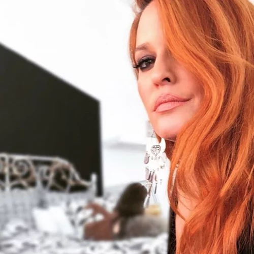 Σίσσυ Χρηστίδου | Ποζάρει ξανθιά και με γαλάζια μάτια